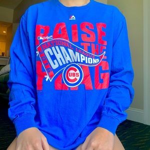 Chicago Cubs long sleeve tee!